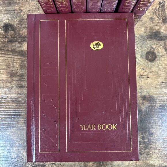 Vintage Lot of 10 Year Book 1994-2003 Events of 1993-2002 Encyclopedia Book Set - Picture 5 of 12